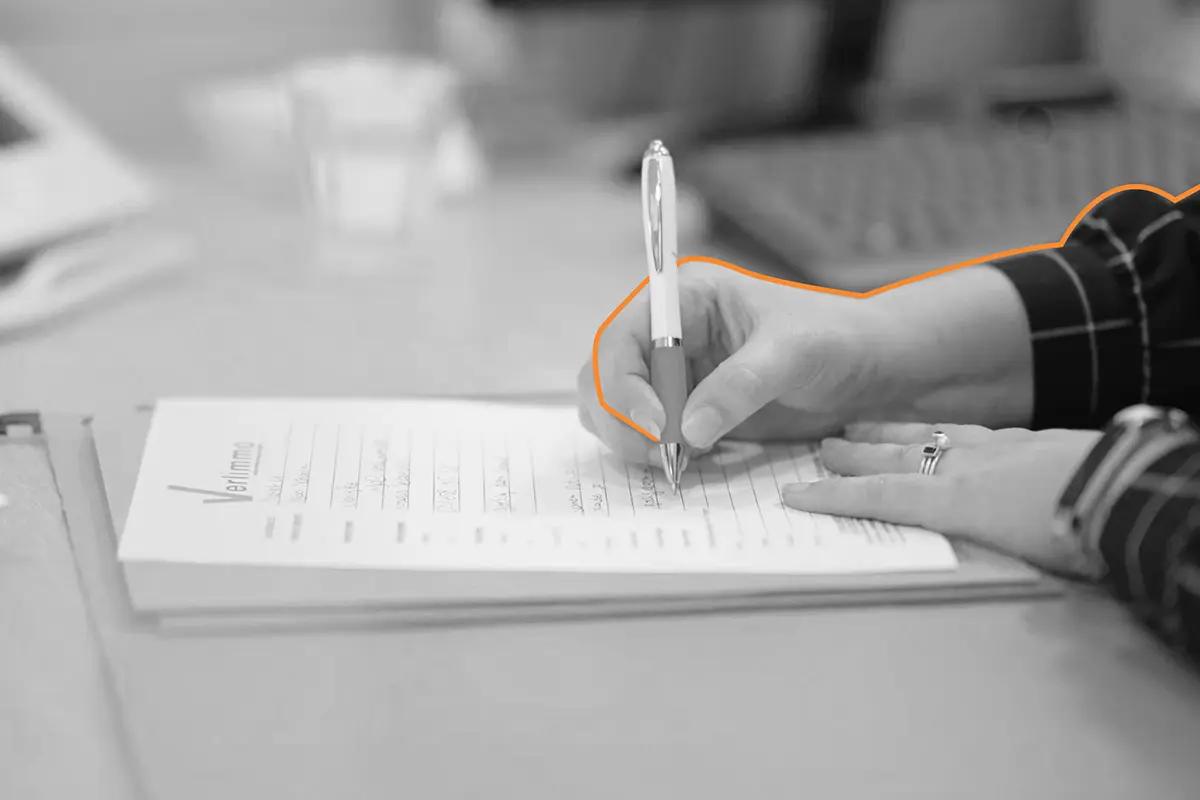 Werknemer maakt contract op